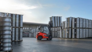 Wózek widłowy z silnikiem wysokoprężnym H35 firmy Linde Material Handling