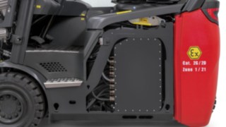 Szczegółowy widok mechanizmów zabezpieczających w elementach elektrycznych wózka widłowego z ochroną przeciwwybuchową E14 firmy Linde MH