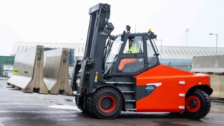 Seria E100 – E180 podczas pracy. Seria E100 – E180 podczas pracy.