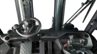 Niezakłócona widoczność we wszystkich kierunkach z kabiny operatora. Widok na zewnątrz z kabiny operatora.