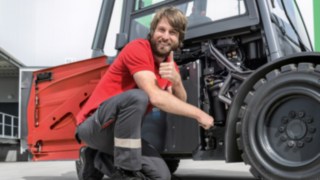 Wszystkie części w elektrycznych wózkach widłowych X20 – X35 firmy Linde cechuje łatwa dostępność i prosta wymiana. Łatwy w konserwacji elektryczny wózek widłowy X35 firmy Linde Material Handling