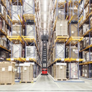 Narrow aisle warehouse with Linde forklift Narrow aisle warehouse with Linde forklift