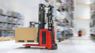 Bezzałogowy system transportowy firmy Linde Material Handling