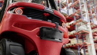 System Linde Motion Detection jest przeznaczony do wózków z przeciwwagą i może zostać zainstalowany także w istniejących flotach. System Linde Motion Detection z bliska