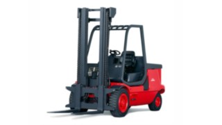 Elektryczny wózek widłowy E48 firmy Linde Material Handling z roku 1995