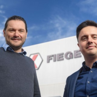 linde_worms_DSC_9068 z lewej: Jens Veltel, Senior Consultant FIEGE Engineering; z prawej: Jens Ritscher, Head of Projects FIEGE