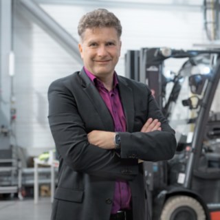 Mark Hanke, kierownik działu ds. przygotowania rozwoju, Linde Material Handling Mark Hanke, kierownik działu ds. przygotowania rozwoju, Linde Material Handling