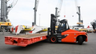 E160 podczas pracy w Liebherr. E160 podczas pracy w Liebherr.