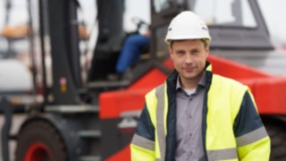 René Drägert, planista logistyki w Liebherr René Drägert, planista logistyki w Liebherr