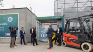 W czwartek 11 maja nastąpiło oficjalne uruchomienie instalacji i wózków w oddziale w Aschaffenburgu. Uroczyste otwarcie stacji H2 w oddziale w Aschaffenburgu