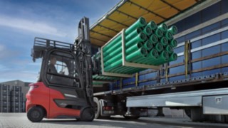 Linde Xi20 PH zachwyca w Ostendorf najwyższym poziomem wydajności nawet przy intensywnej, nieprzerwanej pracy. Film przedstawiający zastosowanie wózka widłowego Linde Xi20 PH w Ostendorf.