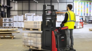 Model D12 HP AP podczas pracy.