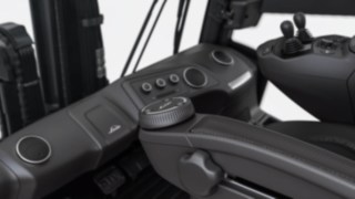 Linde Steer Control oferuje dwie opcje sterowania, w tym przypadku jest to minikierownica.