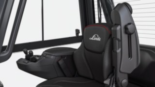 Ergonomiczne stanowisko operatora z minikierownicą. Ergonomiczne stanowisko operatora z systemem Linde Steer Control firmy Linde Material Handling.