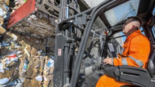 Ciężka praca niewielkim wysiłkiem: Linde Steer Control z joystickiem. Linde Steer Control z joystickiem