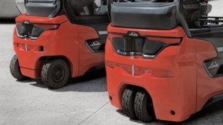 W ramach indywidualnej konfiguracji dostępne są różne warianty osi skrętnej. Informacje szczegółowe dotyczące osi skrętnych w wózkach widłowych Linde.