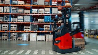 Błędy w projektowaniu regałów magazynowych – jak dobrać systemy regałowe 