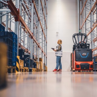 Harmonogram i regularne przeglądy regałów magazynowych 