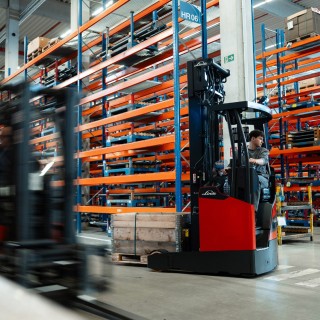 Ustalenie logiki i podział na strefy kompletacji w magazynie