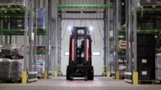 Wózek Linde z Systemem LED Stripes w bekuplast